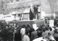 ﻿تهران، سخنرانی در تظاهرات سال 1357