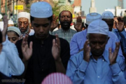  هكذا يحتفل المسلمون حول العالم بـ"عيد الفطر"