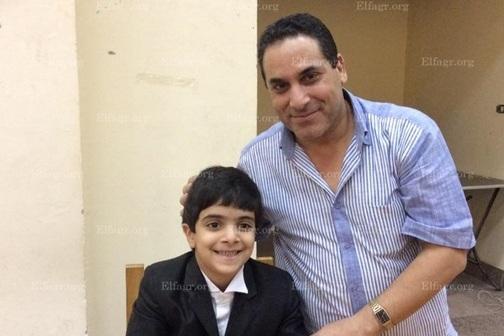 طفل مصري مصاب بالتوحد يدهش المحكمين بعد تلاوة القرآن  