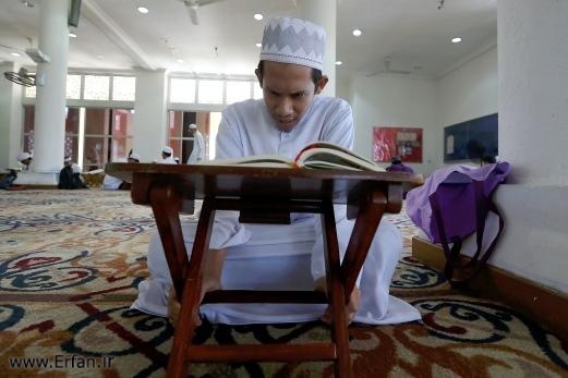  طالب ماليزي مصاب بالتوحد یحفظ القرآن کاملاً